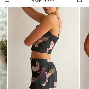 Averie Athena crop top & shorts lily post print on green sz medium NWT